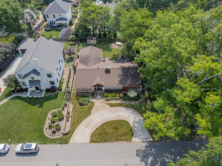 3147 Windsor Dr — Photo 49