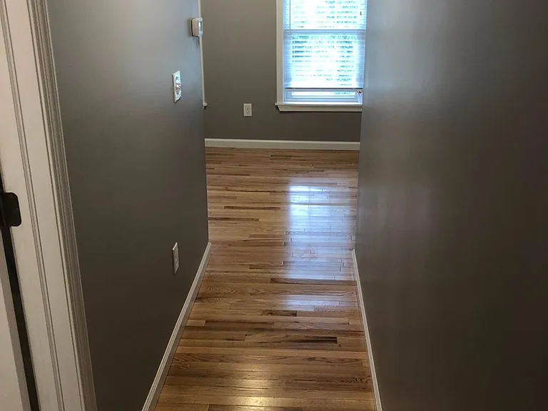 935 Broad St — Photo 7