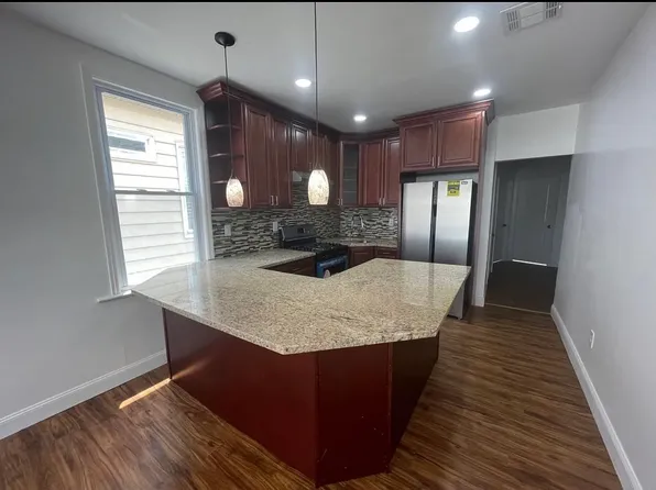 130 West 21st Street image 1 of 9