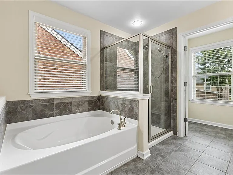5011 Morriscastle Dr — Photo 34