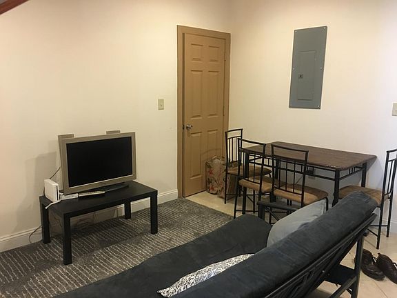 4th image of 919 Ridge Ave APT C