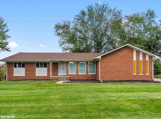 28070 Kingsberry St, Chesterfield, MI 48047