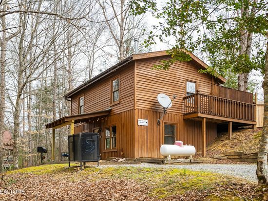 1921 Charles Lewis Way, Sevierville, TN 37876
