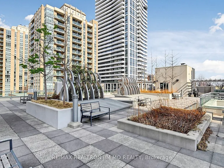 18 Holmes Ave #1606 — Photo 37