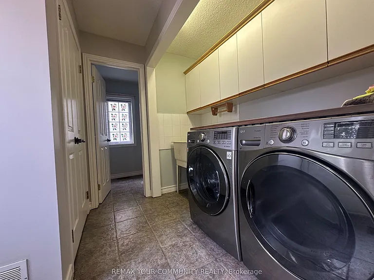 203 Lake Dr E — Photo 20