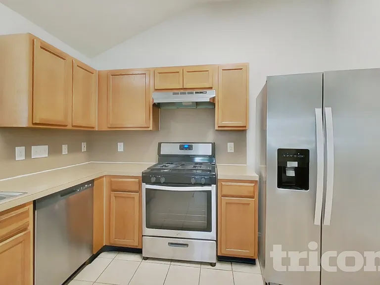 1403 Glens Ferry Ln — Photo 5