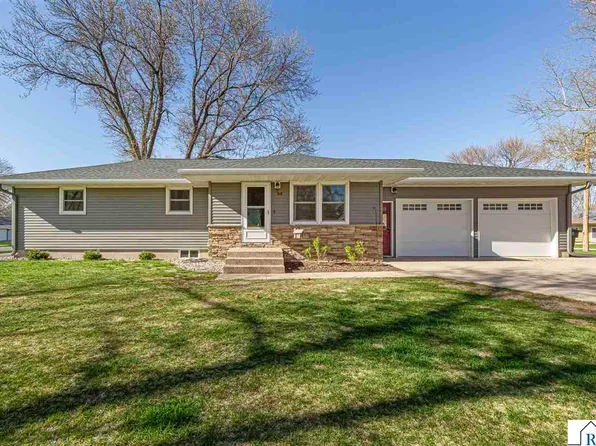 818 Lincoln Ave, Gaylord, MN 55334