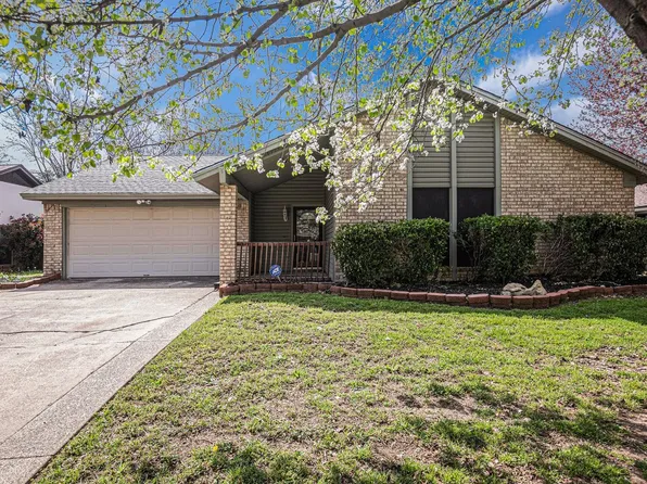 4108 Hemlock St, Fort Worth, TX 76137