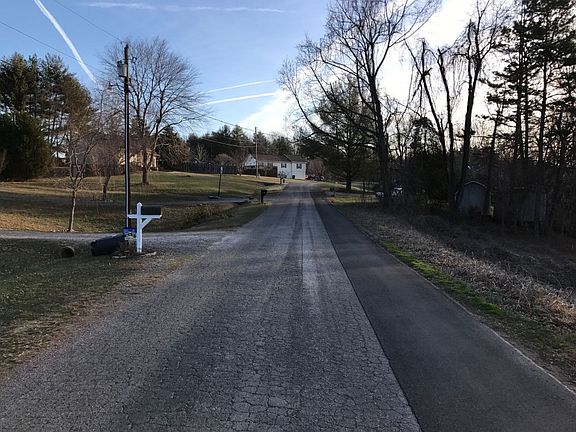 5th image of 212 Graymille St