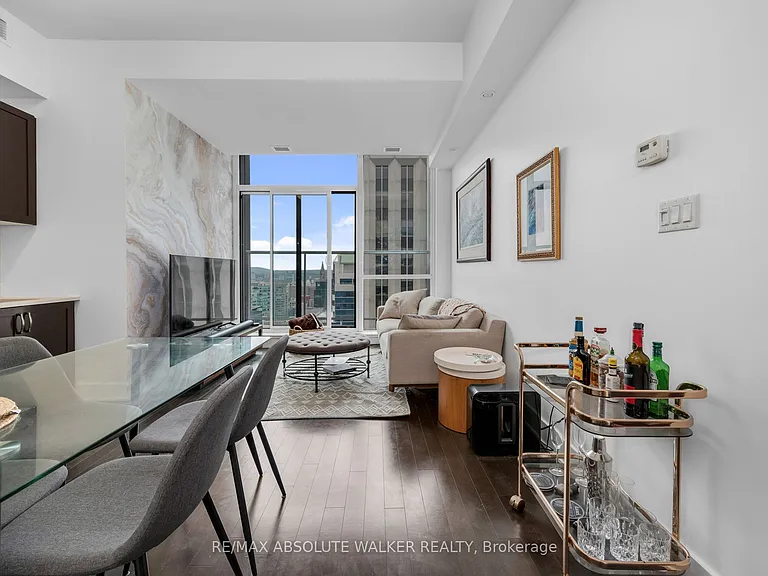 40 Nepean St #2702 — Photo 9