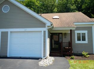 117 Duck Hollow Cir, Stroudsburg, PA 18360