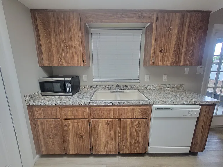 1305 Calamondin Dr — Photo 9