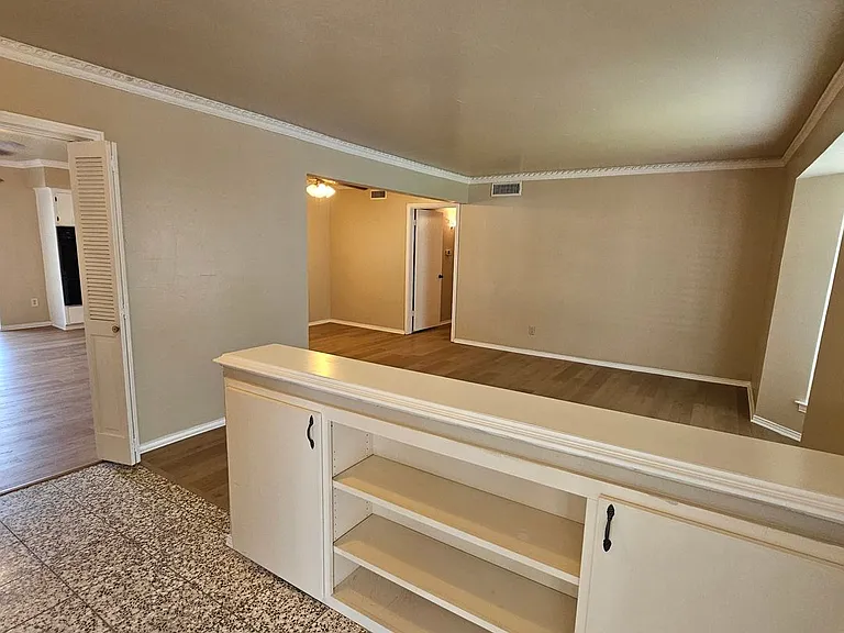 6033 Sandhurst Ln #D — Photo 11