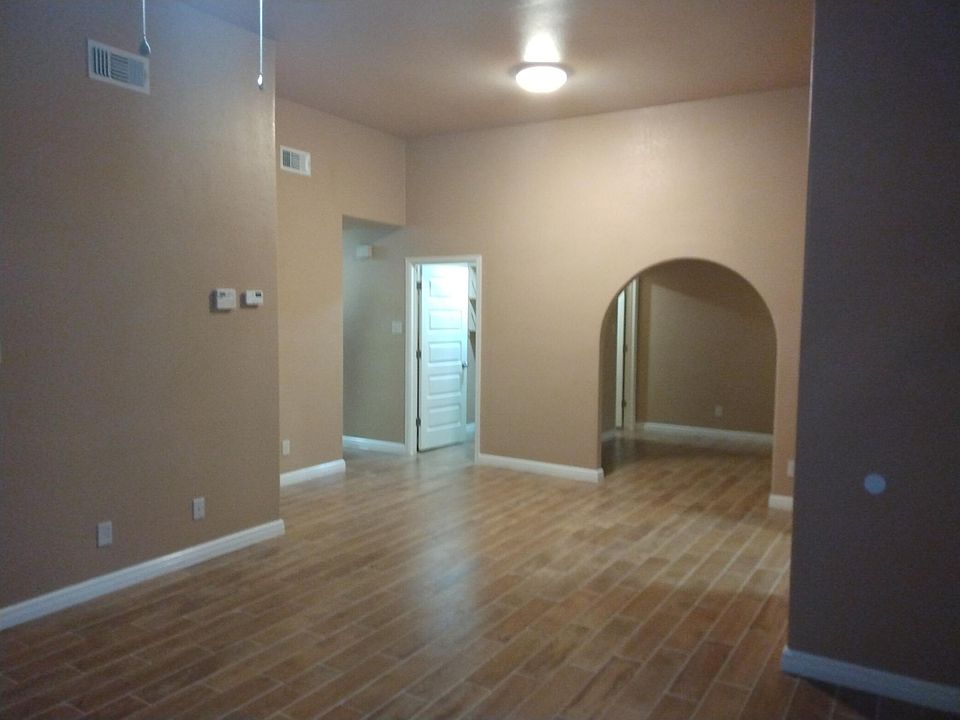 2nd image of 417 Lipan Dr