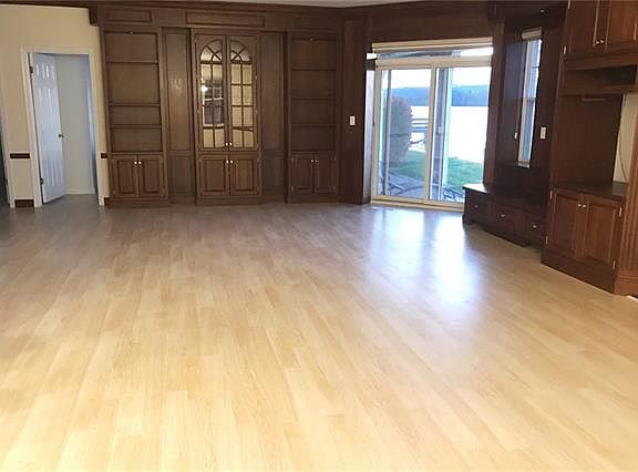 5th image of 407 Half Moon Bay Dr