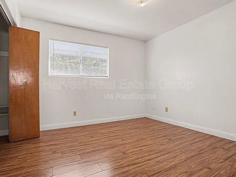 3043 Blossom St #1 — Photo 8