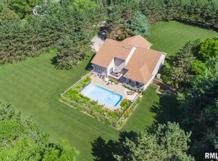 3050 Sycamore Ln, Milan, IL 61264
