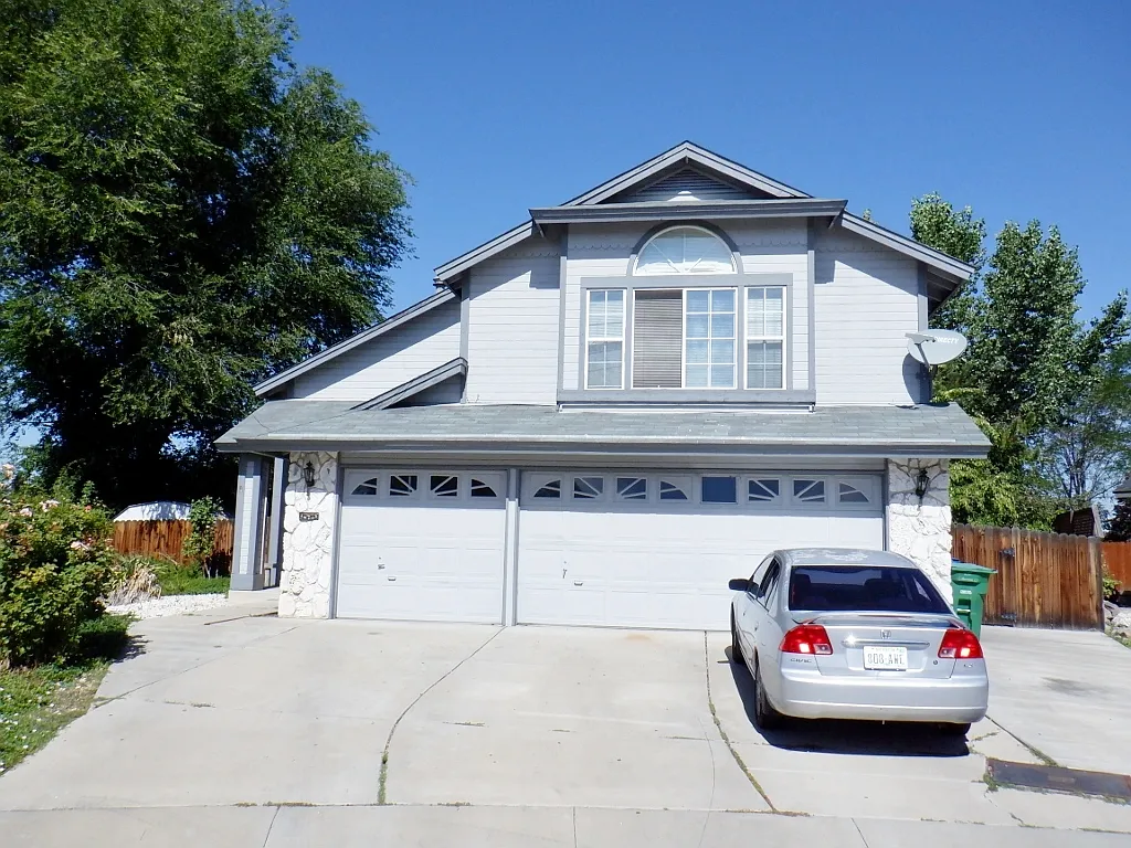 1092 Caboose Ct photo 1