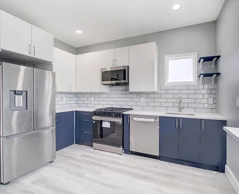 20 W 49th St #2