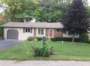 895 Buckhorn Dr, Lake Orion, MI