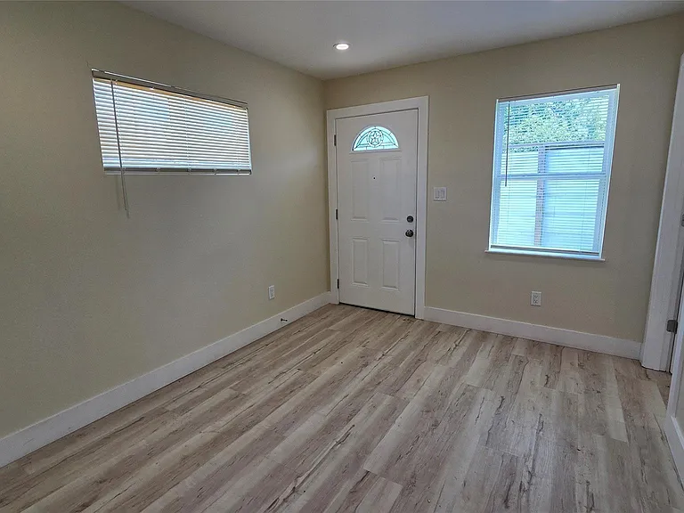 3741 Seabrook St — Photo 6