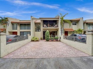 8751 Gatehouse Rd APT 5, Plantation, FL 33324