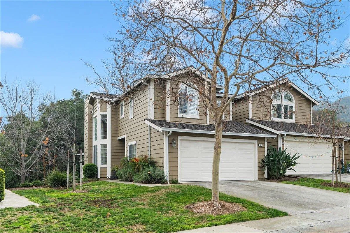 3 bed, 2.5 bath, 1502 sqft, $4,350 — Photo 1