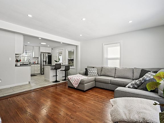 3rd image of 263 Mansfield Rd
