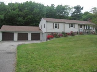 43 Elm St, Monroe, CT 06468