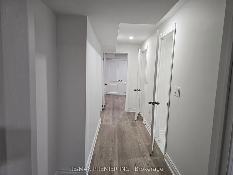 16 Vineyard Ct #B — Photo 12