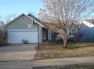 3010 Shadow Creek Ln, Des Moines, IA 50320