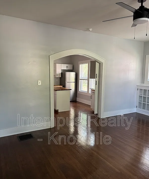 2428 Linden Ave