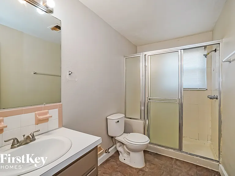 1225 Oakfield Dr N — Photo 13