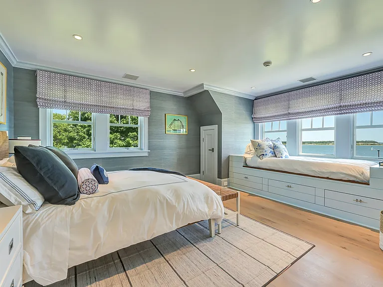 15 Montclair Ave — Photo 19