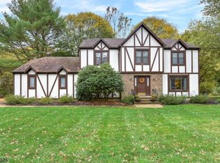 1041 Hillcrest Dr, Branchburg, NJ
