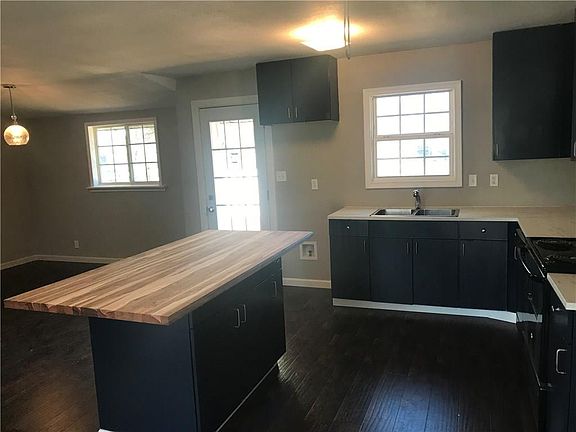 3rd image of 501 Holley St
