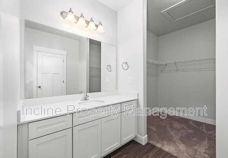 359 W 785 N — Photo 15