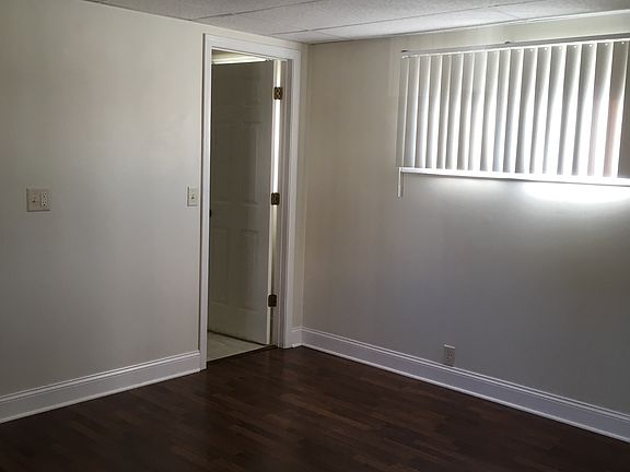 2nd image of 121 Fullmer St #2