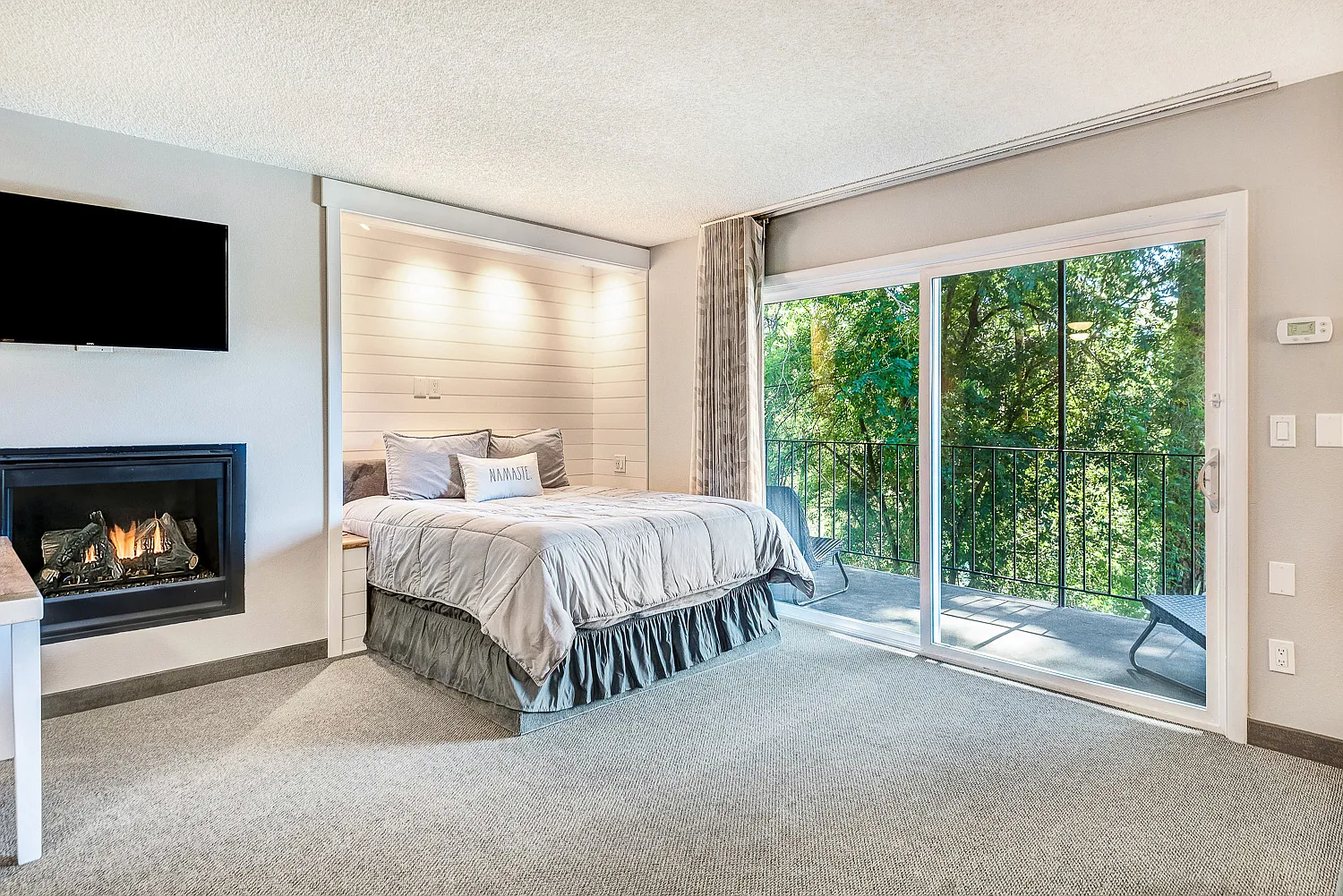 1 bed, 630 sqft, $2,200 — Photo 1