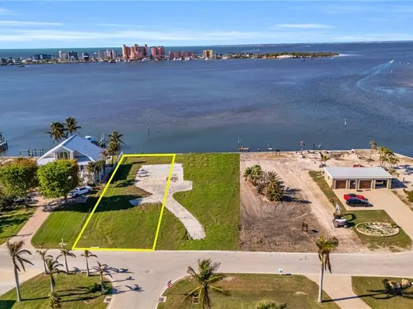 926 San Carlos DR, FORT MYERS BEACH, FL 33931