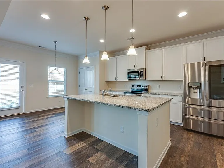 5317 Burrus Ln — Photo 7