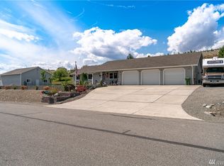 1095 Mansfield Dr, Okanogan, WA 98840