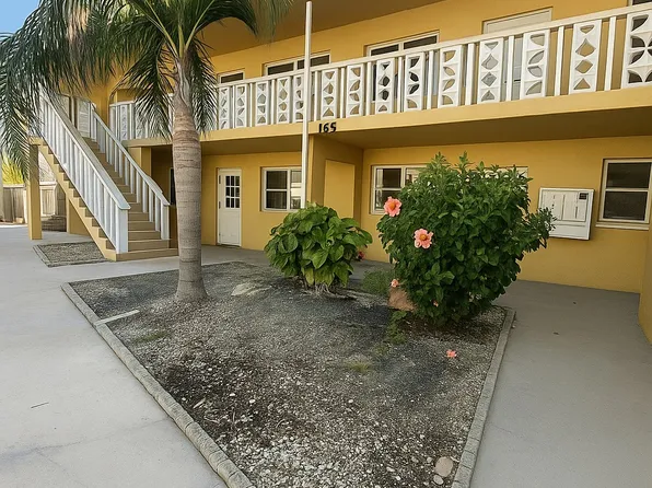 165 117th Ave APT 1, Treasure Island, FL 33706