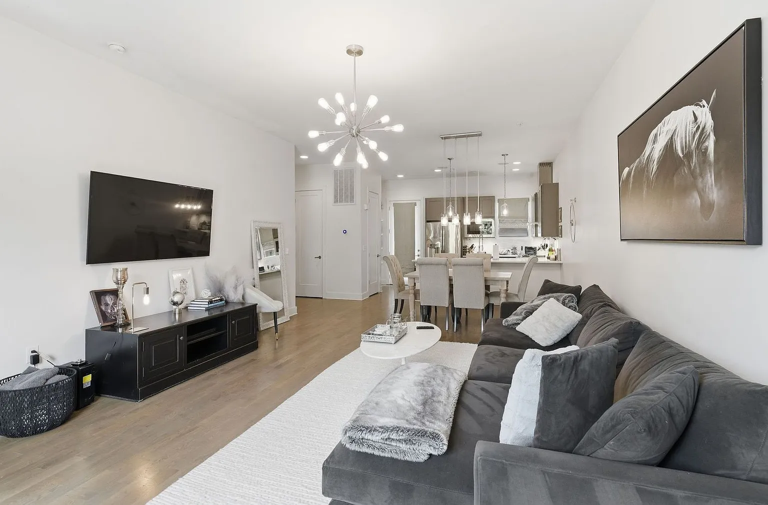 12 South Living, Reimagined Modern 3BD/3.5BA Townhome with 2 Car Garage. Washer Dryer Included | ... — Photo 4