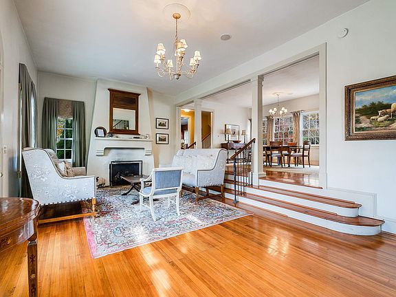 4th image of 1068 Sheep Meadow Rd