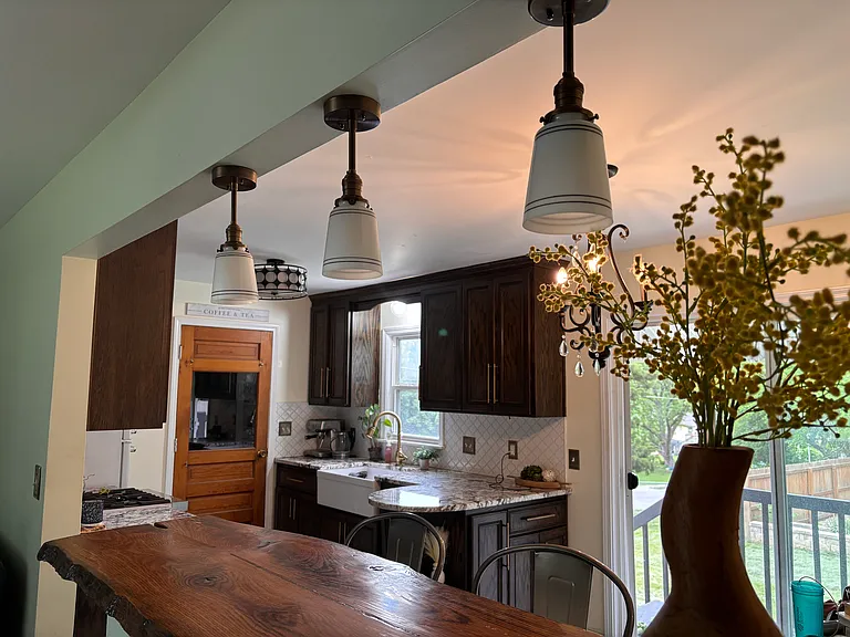 10215 W 56th St — Photo 2