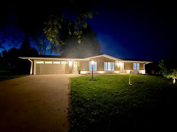 530 W 18th St, Carroll, IA 51401