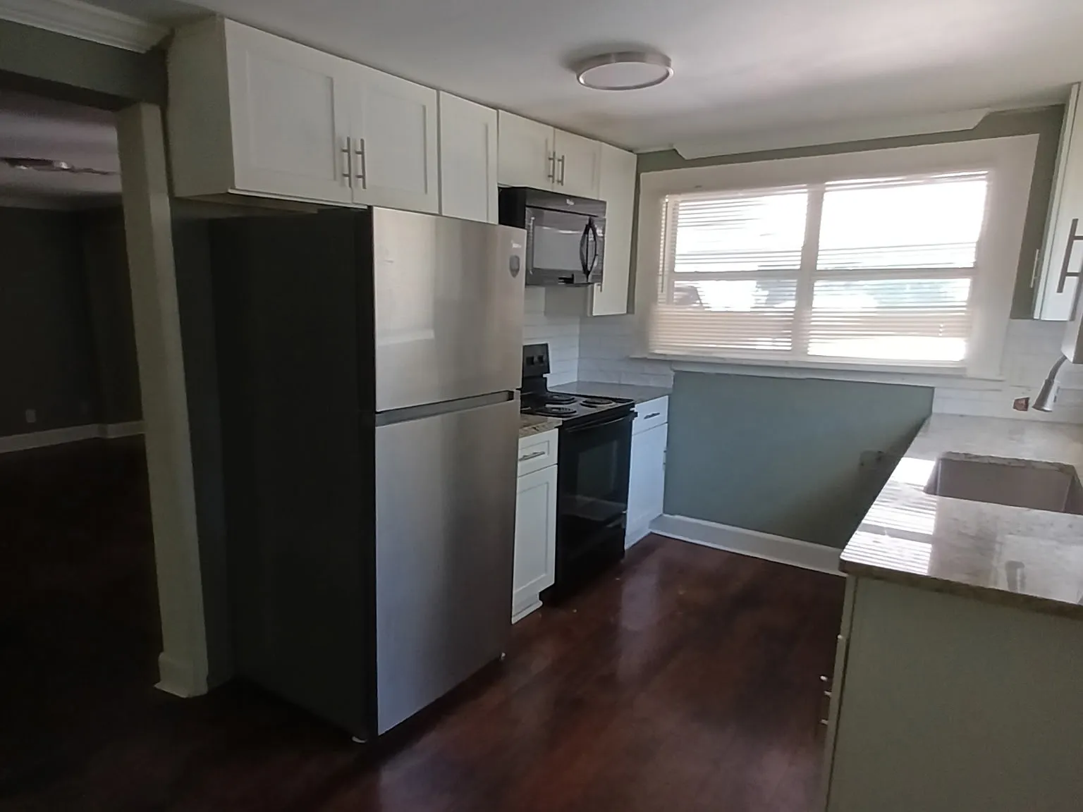 3 bed, 1237 sqft, $1,600 — Photo 1