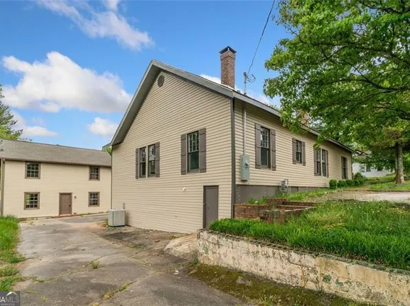 521 Summit St, Cornelia, GA 30531