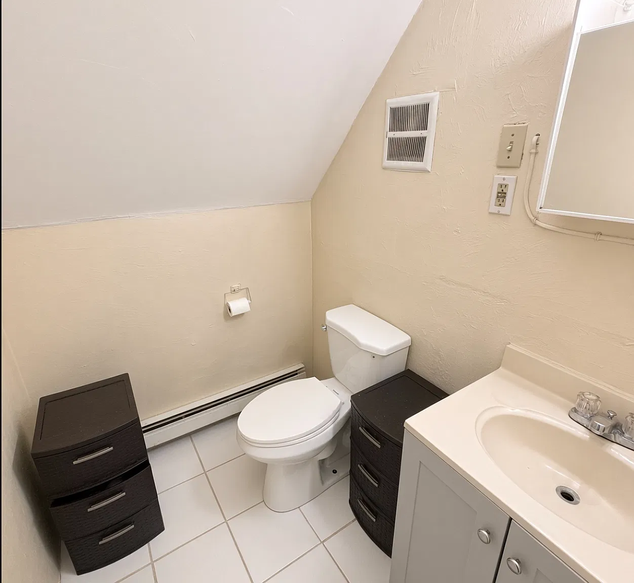 4 bed, 875 sqft, $3,100 — Photo 3
